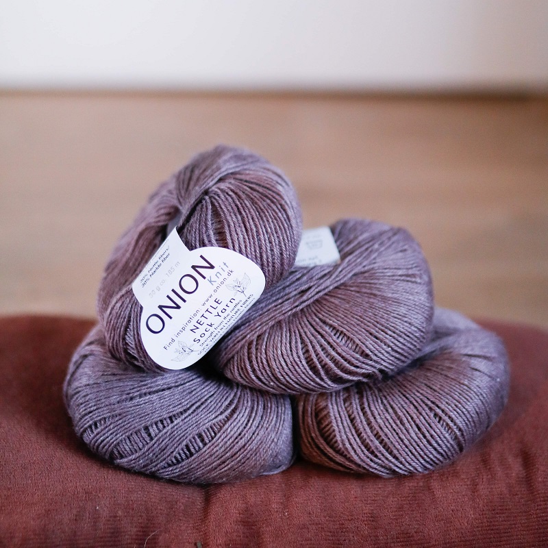 Onion Nettle Sock Yarn kleur 1028 voor de gehaakte Omslagdoek